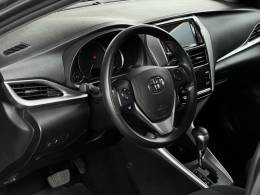 TOYOTA - YARIS - 2021/2022 - Cinza - R$ 85.000,00