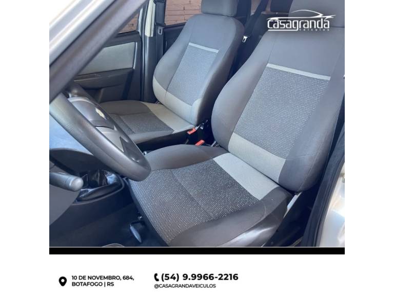 CHEVROLET - CELTA - 2013/2013 - Prata - R$ 35.000,00