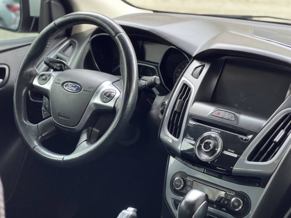 FORD - FOCUS - 2015/2015 - Branca - Sob Consulta