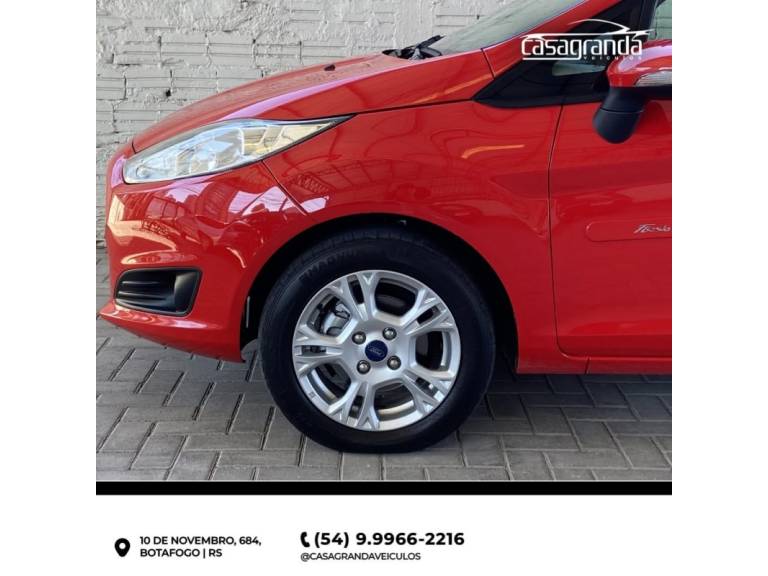 FORD - FIESTA - 2013/2014 - Vermelha - R$ 45.000,00