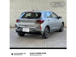 CHEVROLET - ONIX - 2023/2024 - Prata - R$ 97.000,00