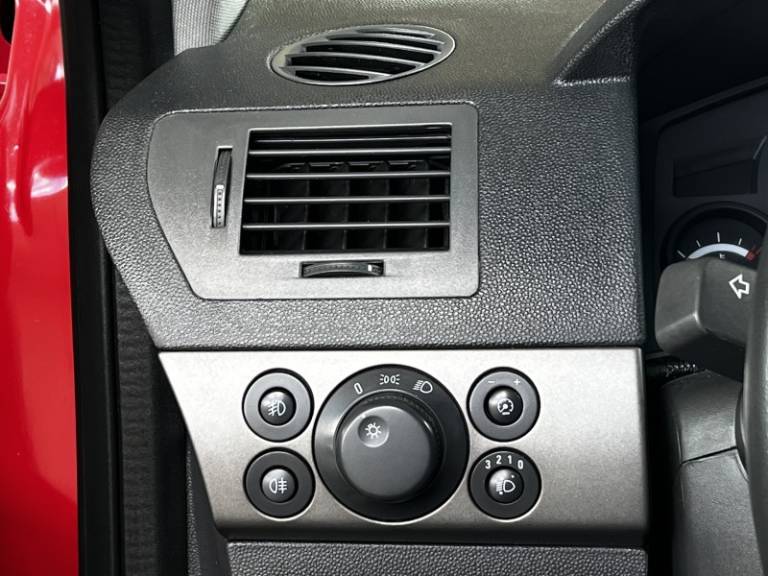 CHEVROLET - VECTRA - 2009/2010 - Vermelha - R$ 42.000,00