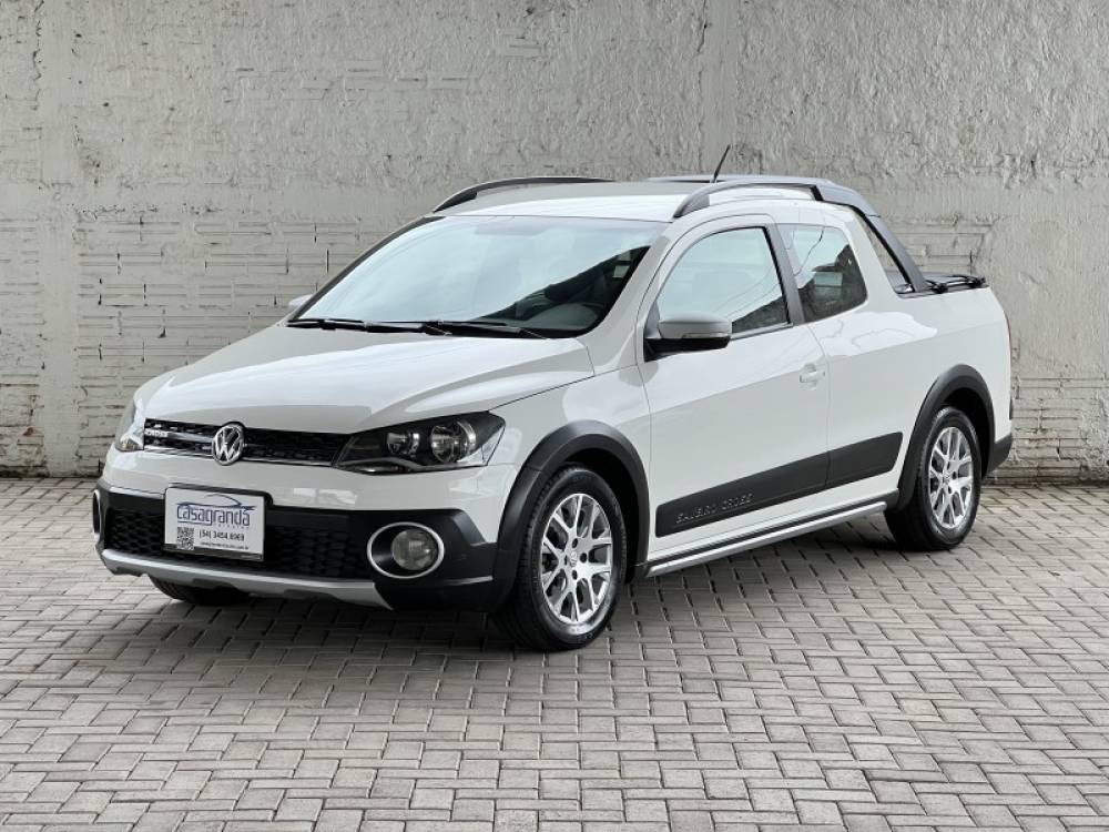 VOLKSWAGEN - SAVEIRO - 2014/2015 - Branca - R$ 75.000,00