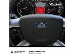 FORD - FOCUS - 2014/2013 - Branca - R$ 58.000,00