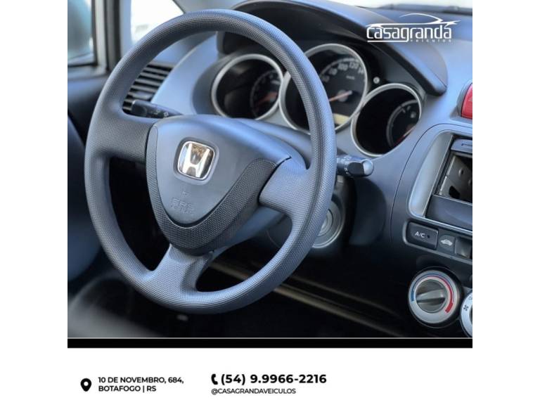 HONDA - FIT - 2006/2007 - Prata - R$ 35.000,00