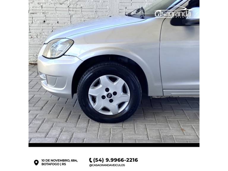 CHEVROLET - CELTA - 2013/2013 - Prata - R$ 35.000,00