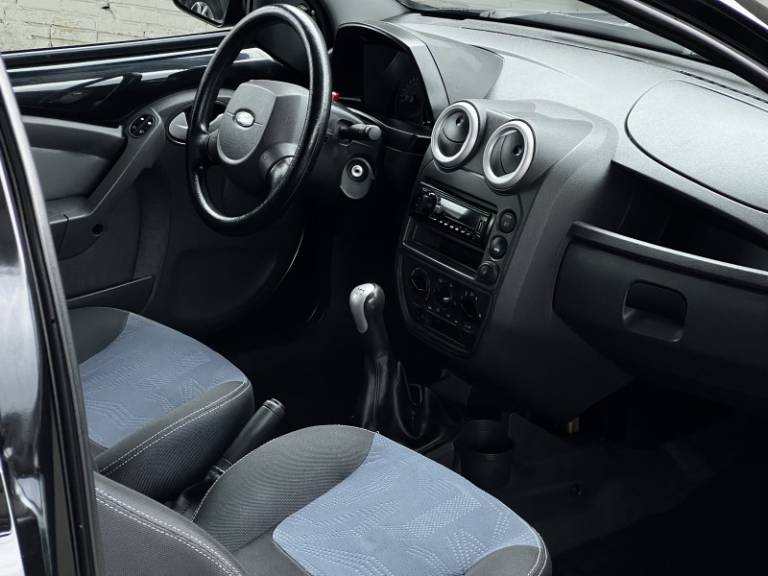 FORD - KA - 2012/2013 - Preta - R$ 32.000,00