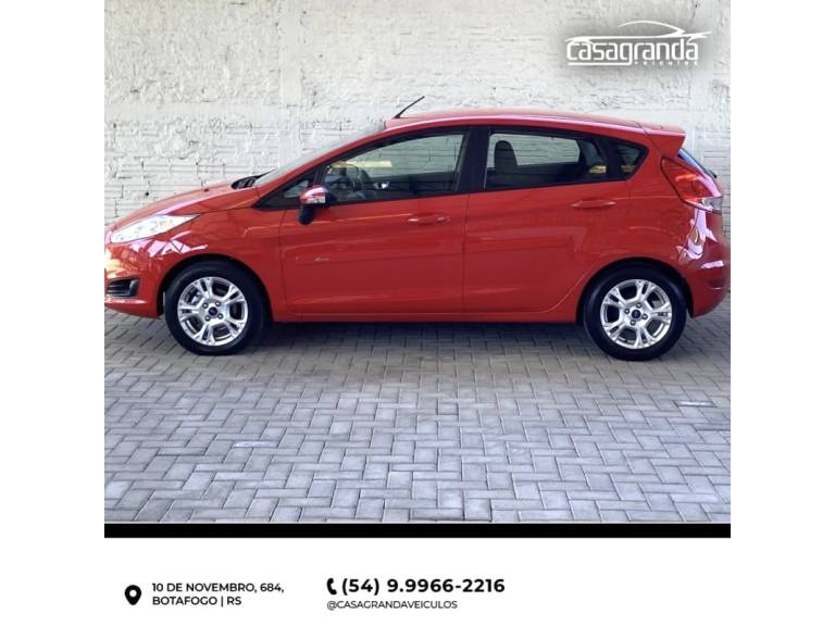 FORD - FIESTA - 2013/2014 - Vermelha - R$ 45.000,00