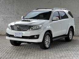 TOYOTA - HILUX SW4 - 2013/2013 - Branca - R$ 145.000,00