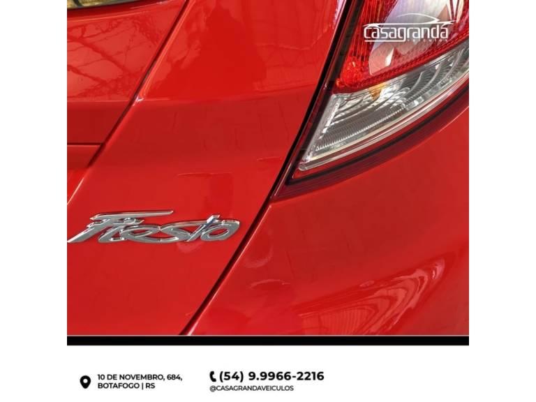 FORD - FIESTA - 2013/2014 - Vermelha - R$ 44.900,00