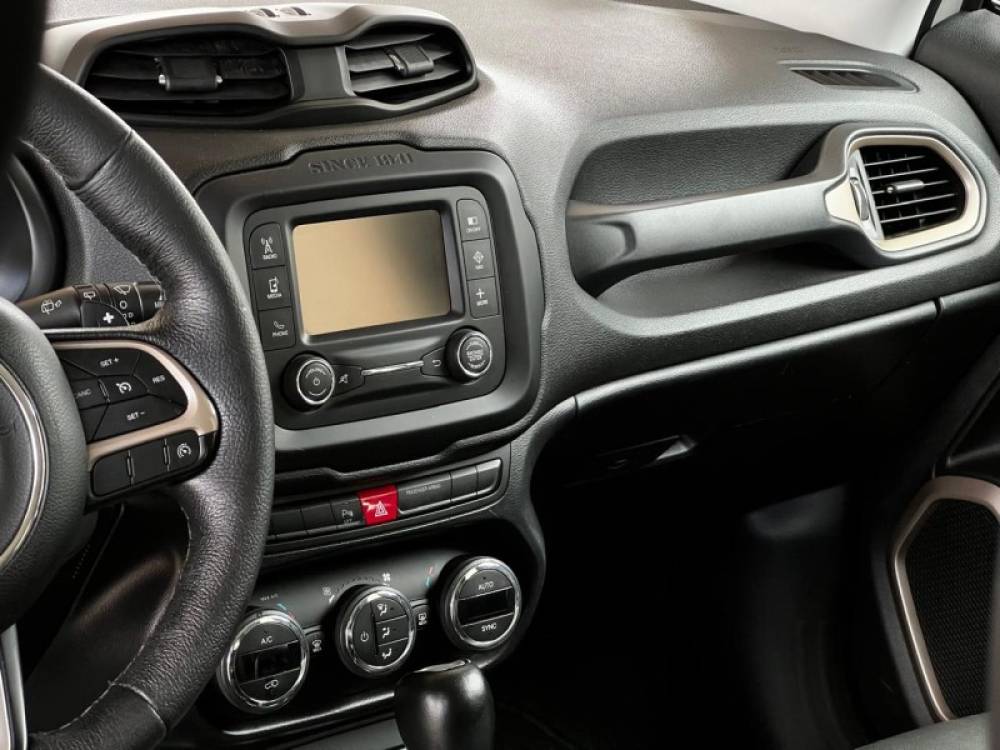 JEEP - RENEGADE - 2015/2016 - Branca - R$ 89.000,00