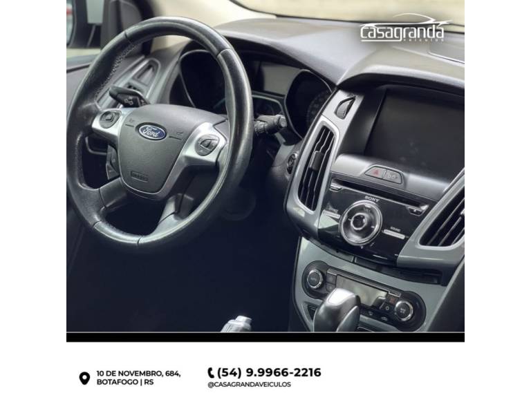 FORD - FOCUS - 2015/2015 - Branca - R$ 64.000,00