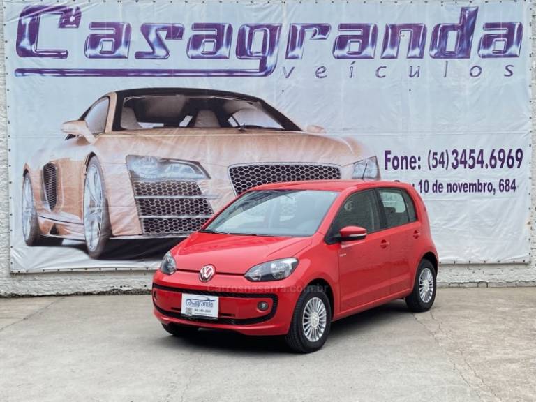 VOLKSWAGEN - UP - 2016/2017 - Vermelha - R$ 57.000,00