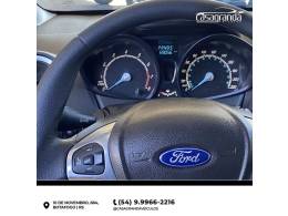 FORD - FIESTA - 2013/2014 - Vermelha - R$ 45.000,00