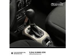 JEEP - RENEGADE - 2016/2017 - Branca - R$ 75.000,00