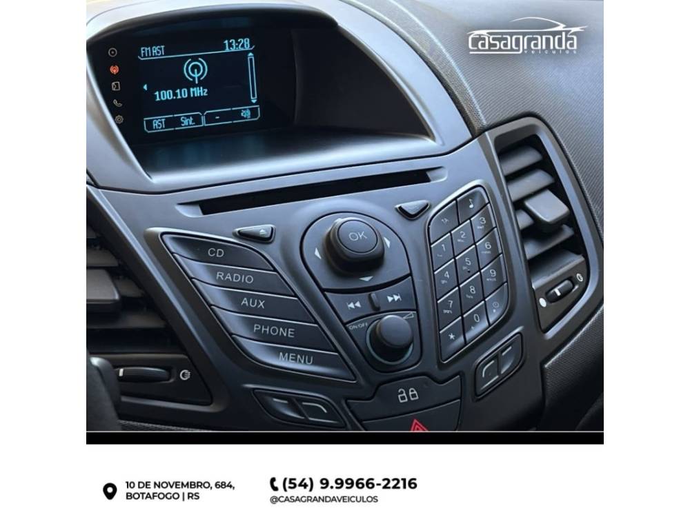 FORD - FIESTA - 2013/2014 - Vermelha - R$ 44.900,00