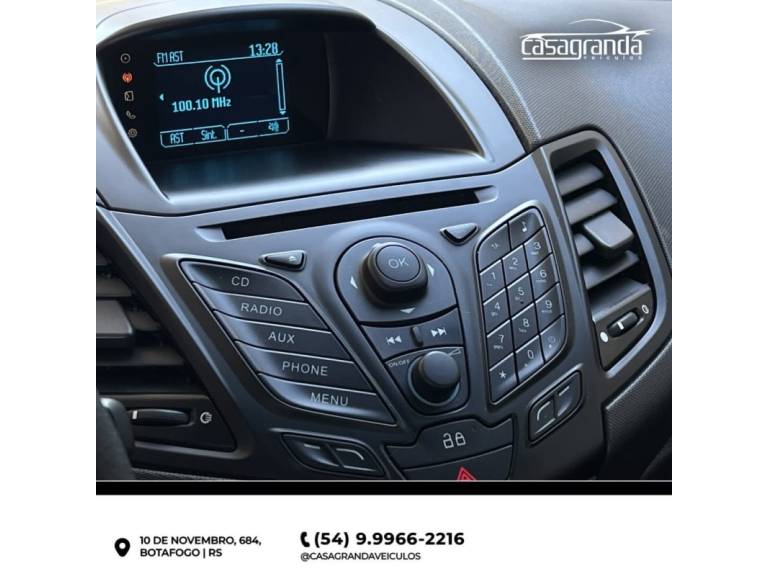 FORD - FIESTA - 2013/2014 - Vermelha - R$ 44.900,00
