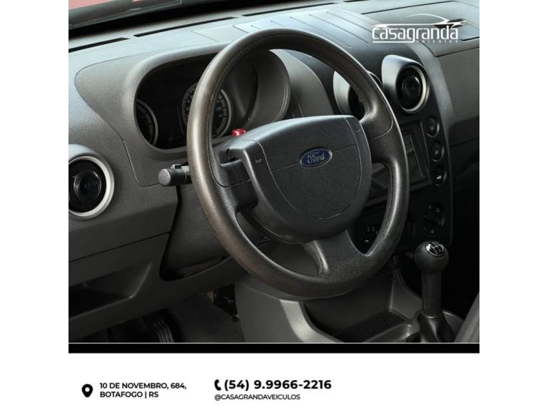 FORD - ECOSPORT - 2004/2005 - Vermelha - R$ 29.000,00