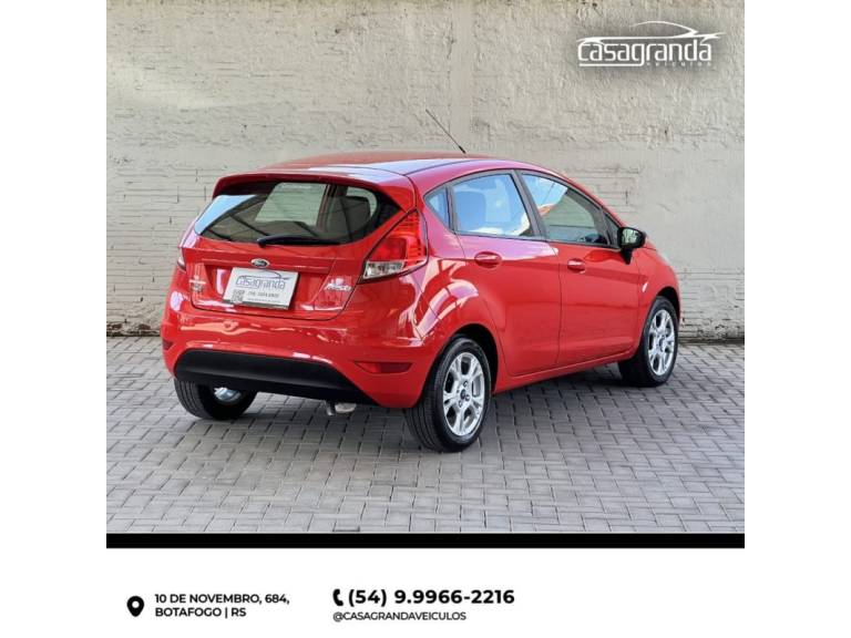 FORD - FIESTA - 2013/2014 - Vermelha - R$ 44.900,00